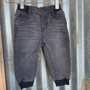 Adorable Levi's baby joggers jeans